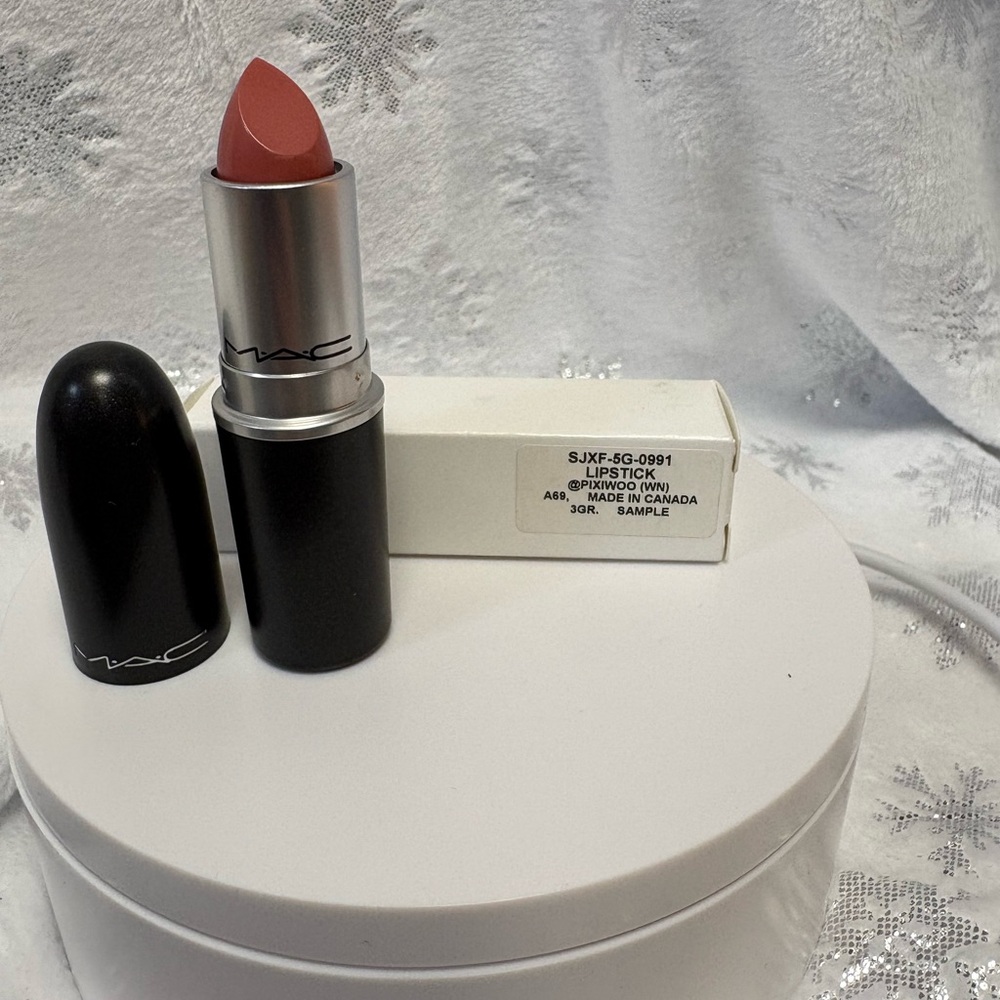 MAC Cosmetics Lipstick Influencer co-creation Sample-Pixiwoo